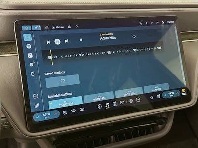 2025 Rivian R1S Base