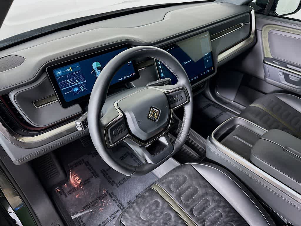 2025 Rivian R1S Base