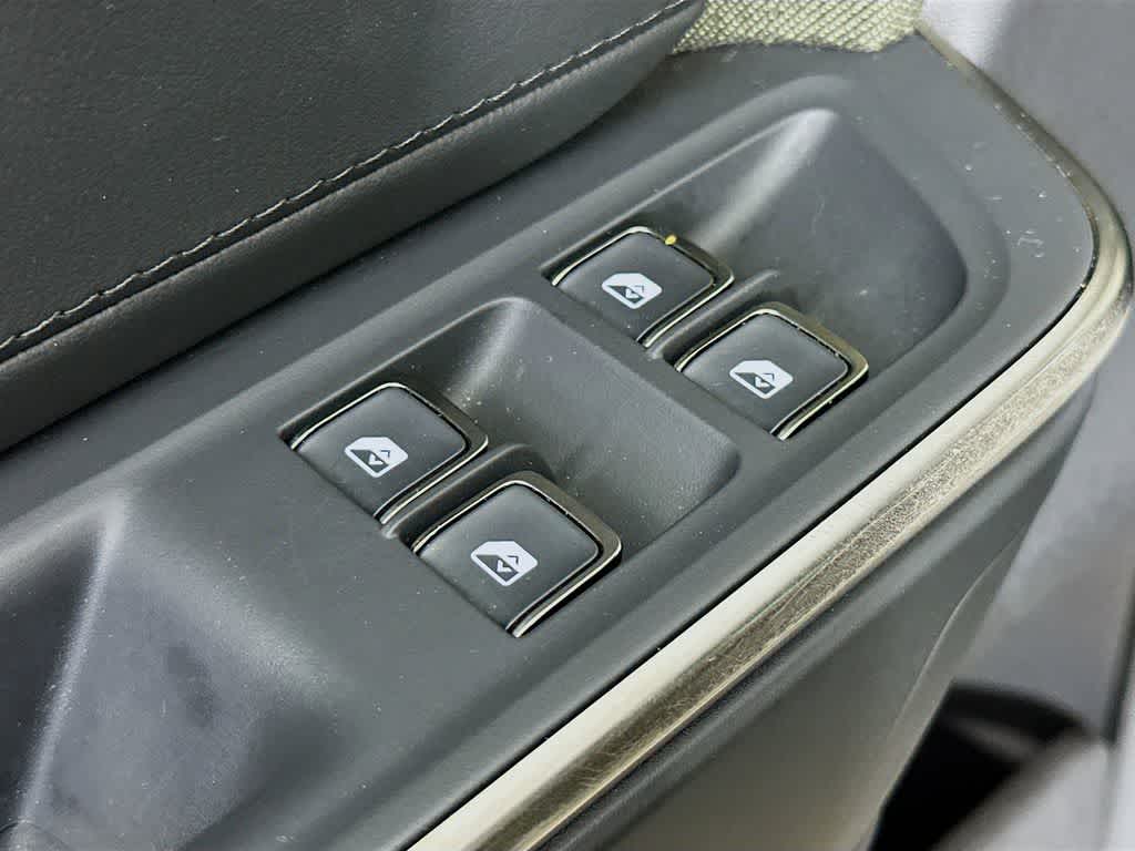 2025 Rivian R1S Base