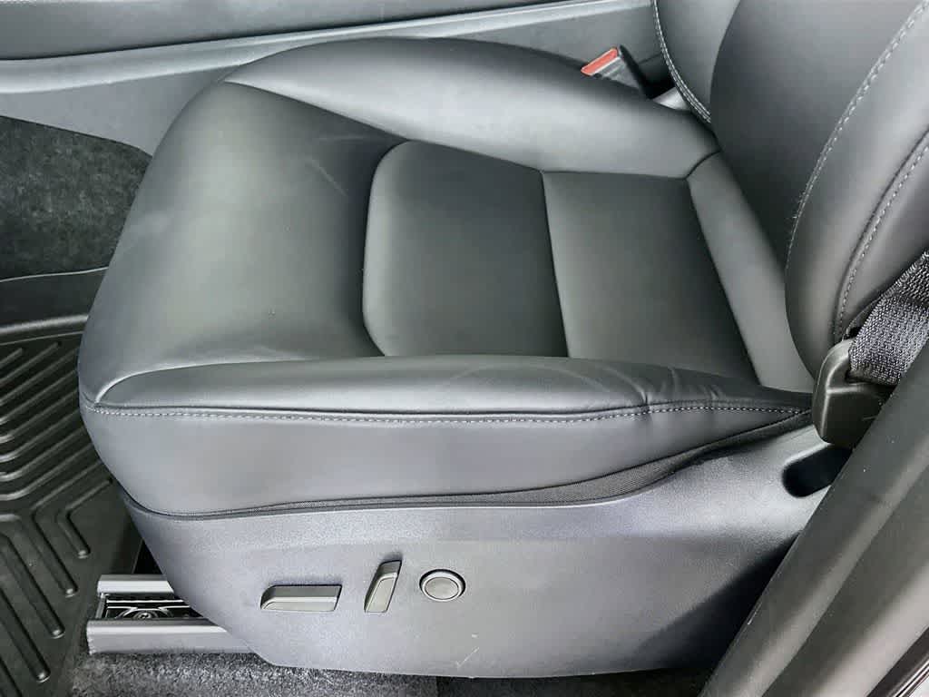 2025 Tesla Model Y Performance