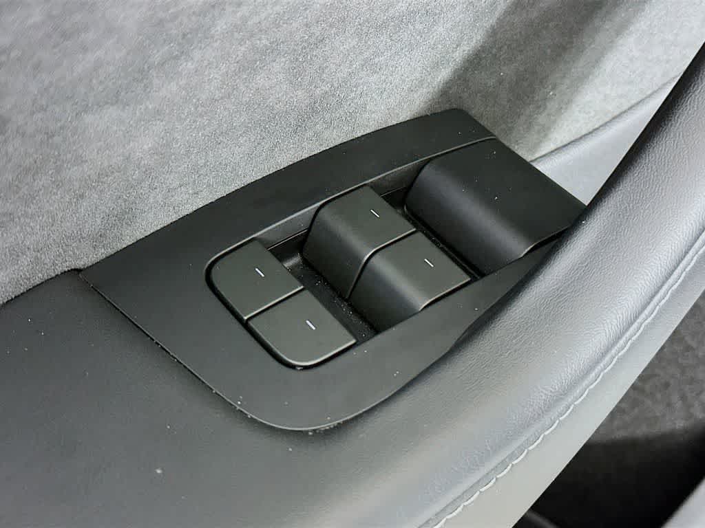 2024 Tesla Model Y Performance