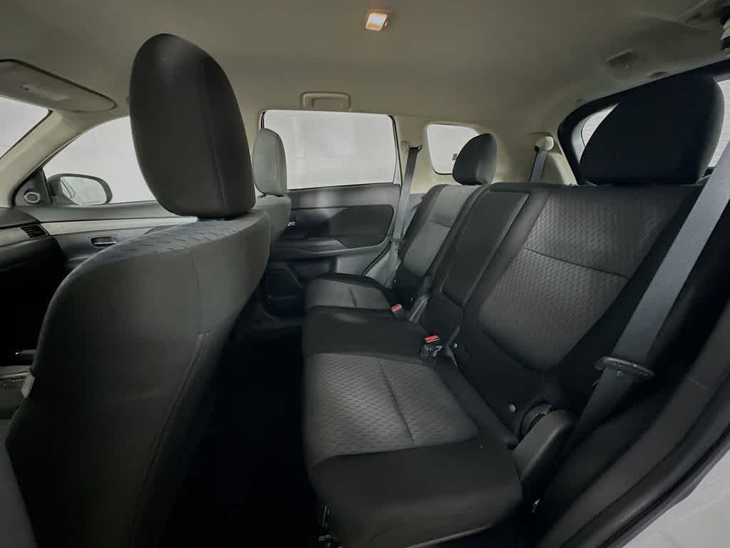 2014 Mitsubishi Outlander ES