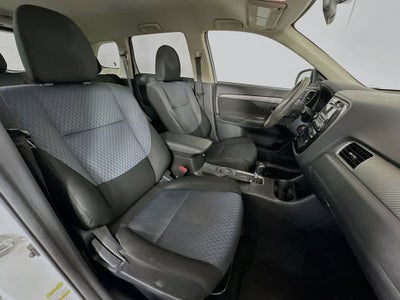 2014 Mitsubishi Outlander ES