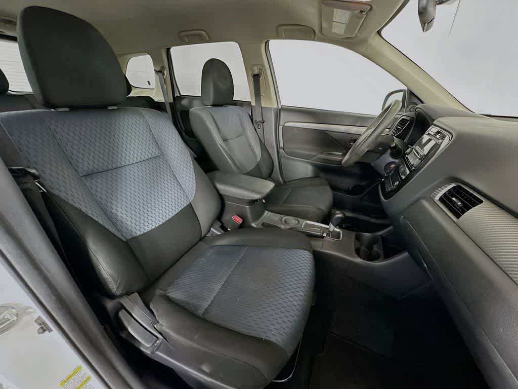 2014 Mitsubishi Outlander ES