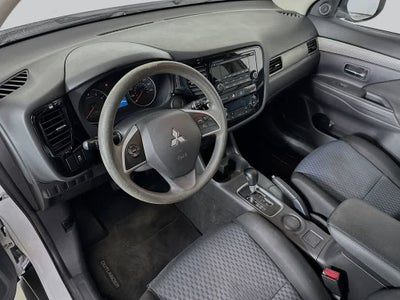 2014 Mitsubishi Outlander ES
