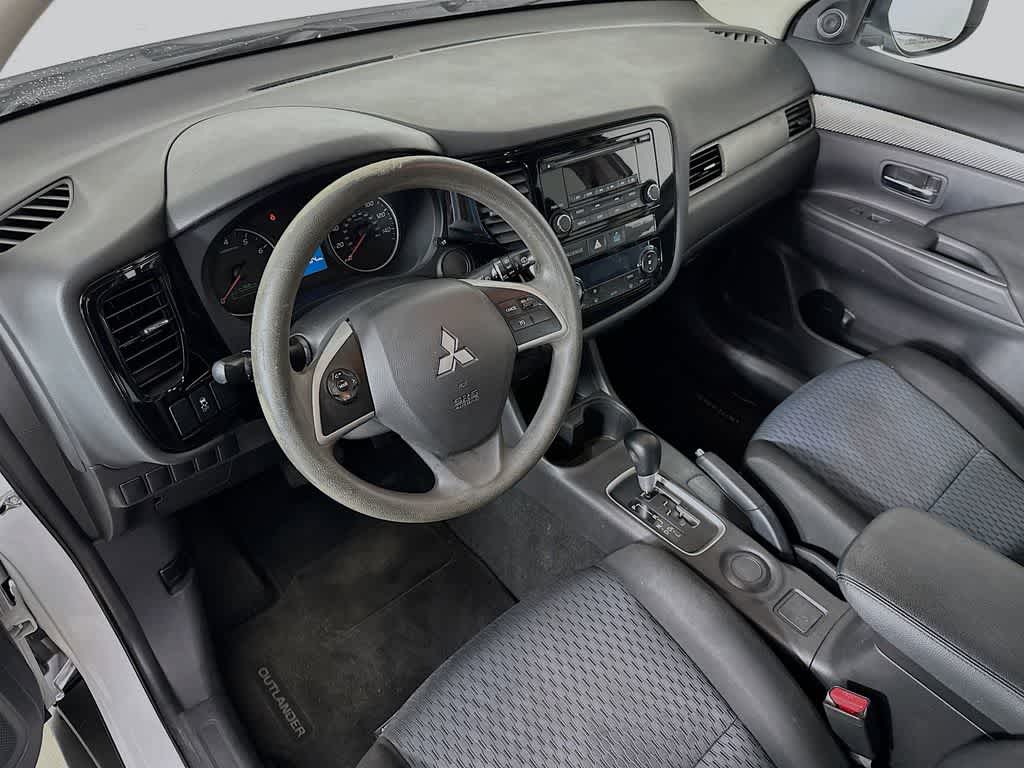2014 Mitsubishi Outlander ES