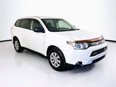 2014 Mitsubishi Outlander ES