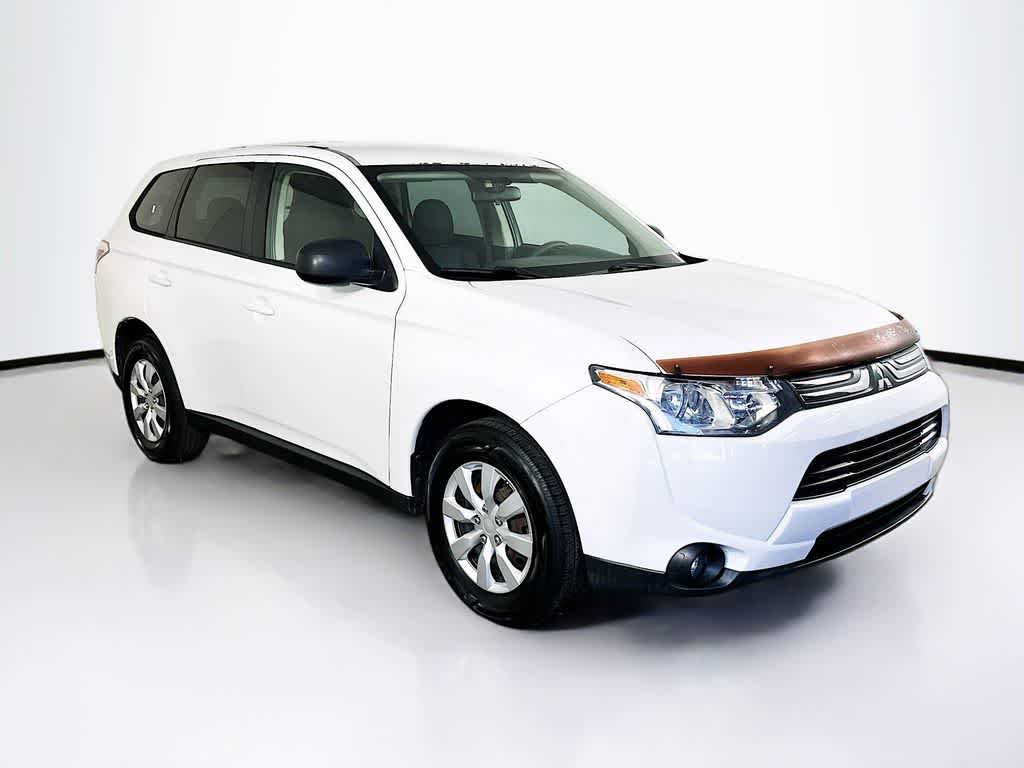 2014 Mitsubishi Outlander ES