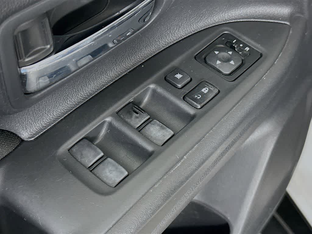 2014 Mitsubishi Outlander ES