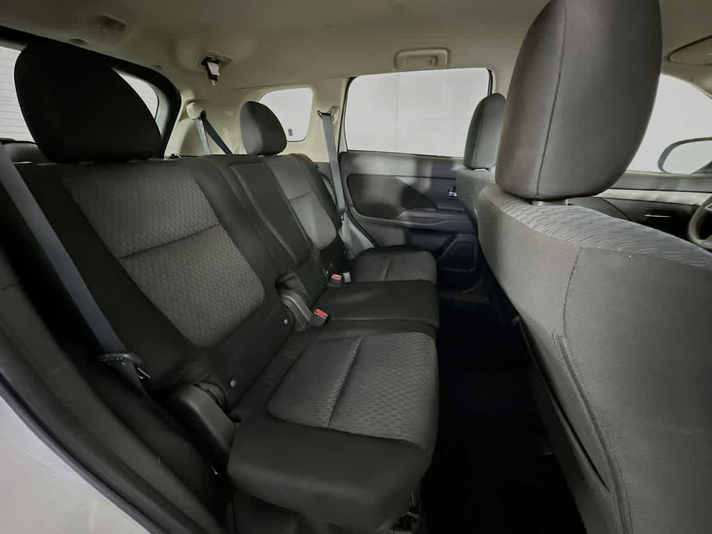 2014 Mitsubishi Outlander ES