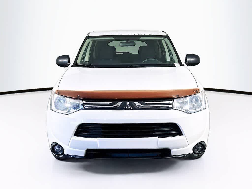 2014 Mitsubishi Outlander ES