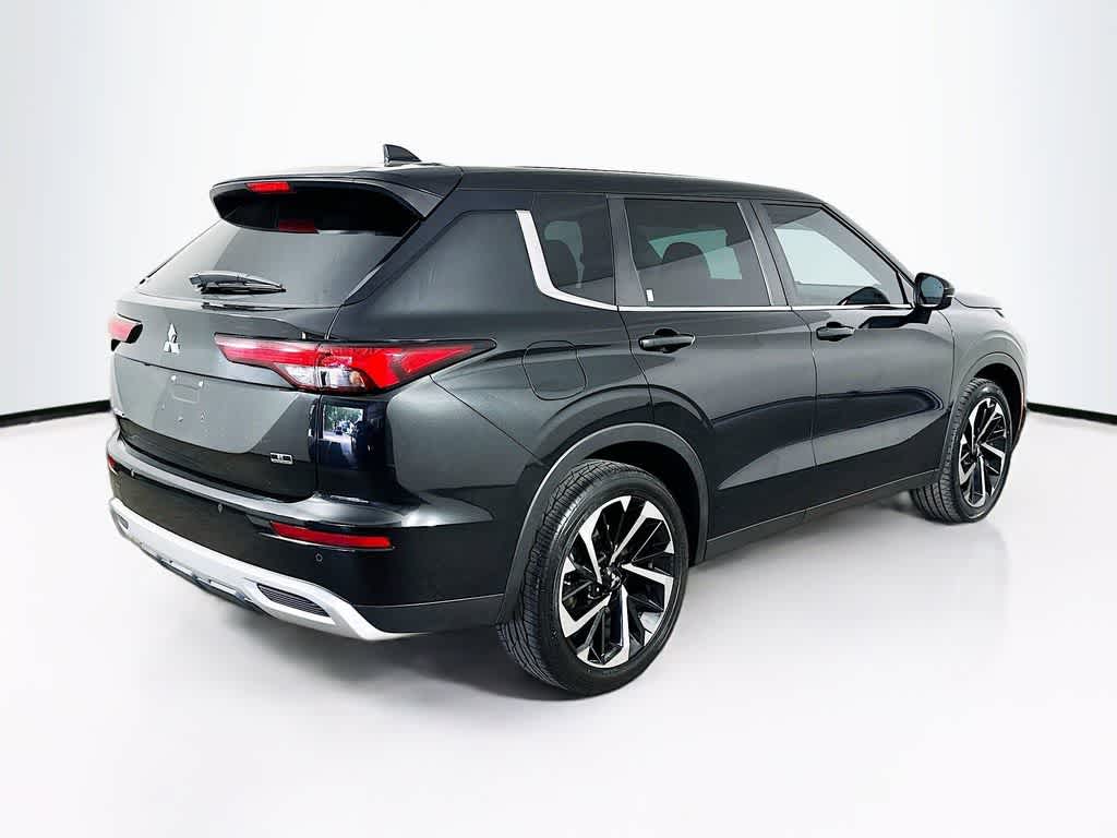 2023 Mitsubishi Outlander SE Special Edition
