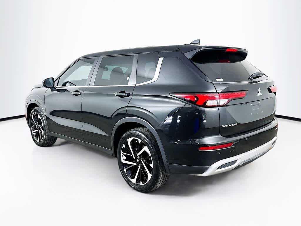2023 Mitsubishi Outlander SE Special Edition