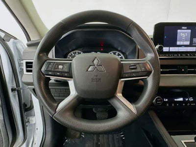 2024 Mitsubishi Outlander ES