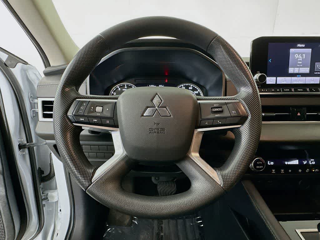 2024 Mitsubishi Outlander ES