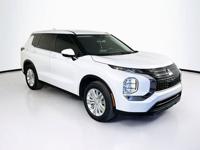 2024 Mitsubishi Outlander ES