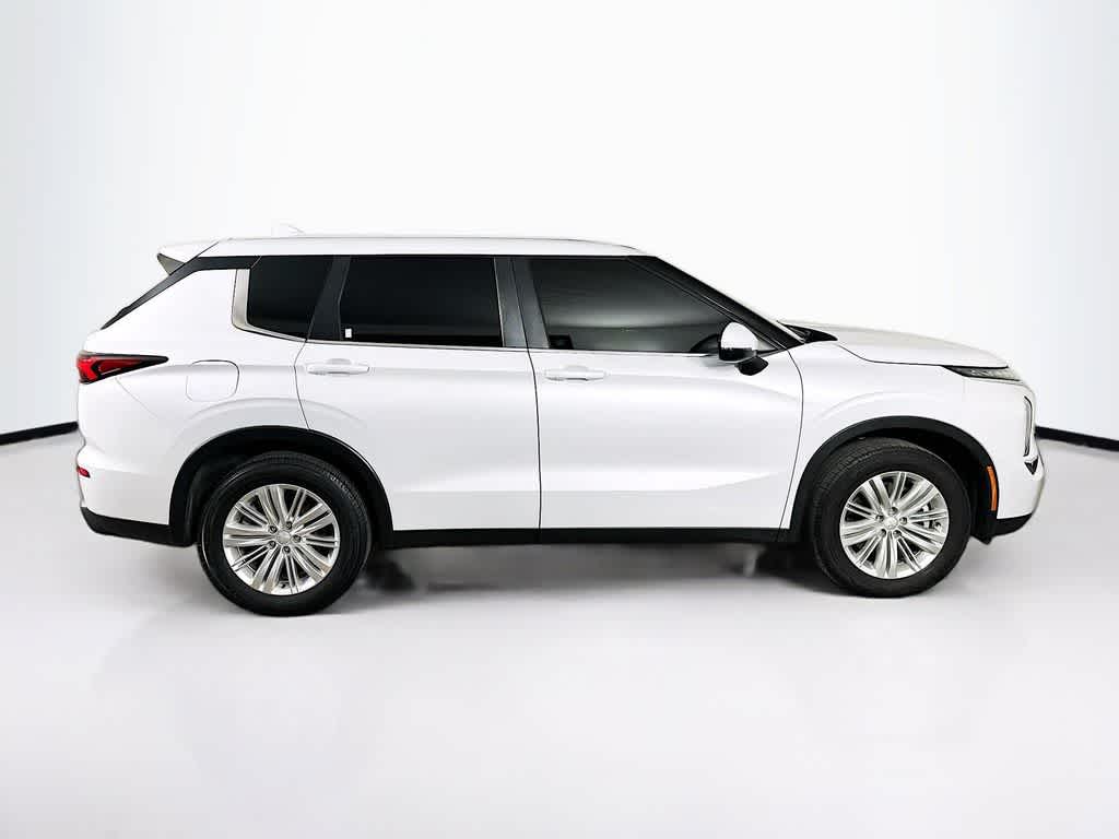 2024 Mitsubishi Outlander ES