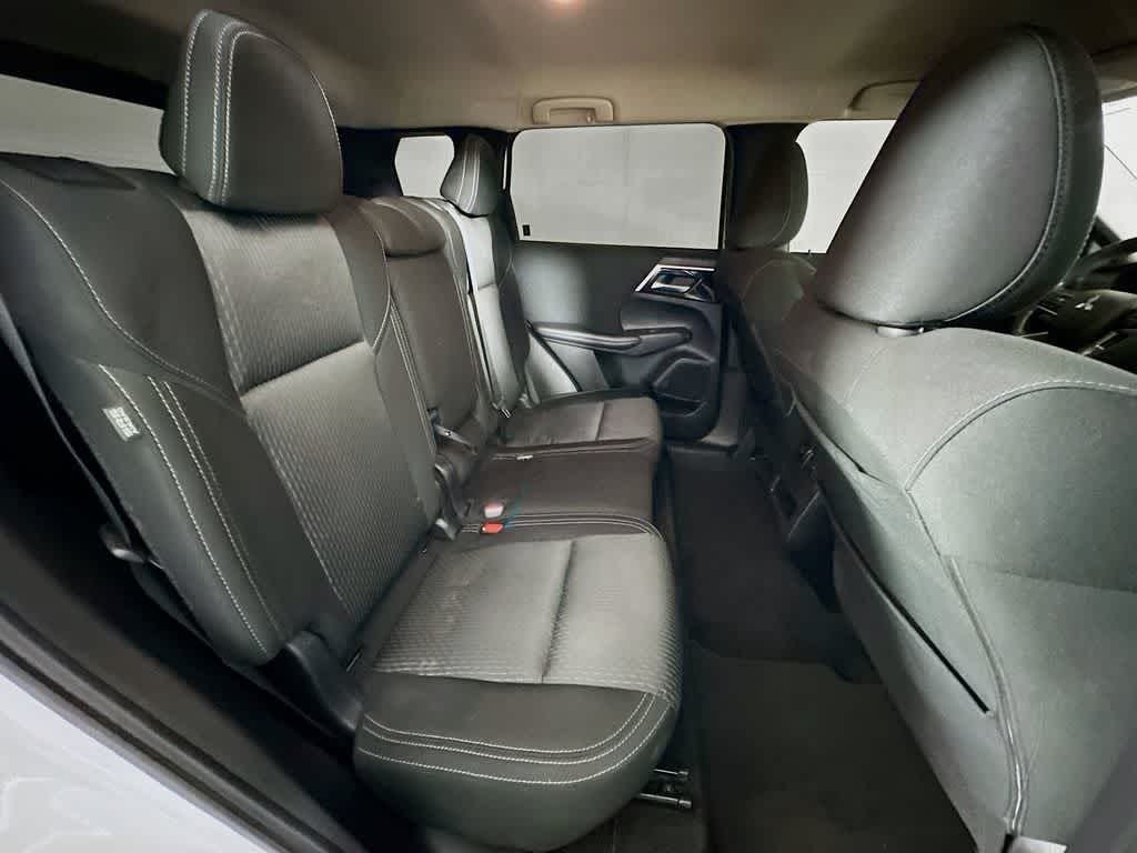2024 Mitsubishi Outlander ES