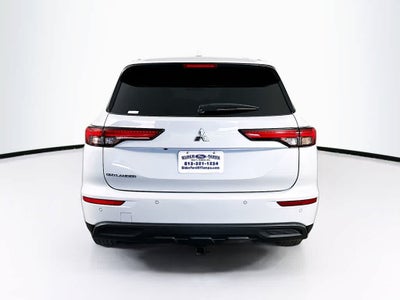 2024 Mitsubishi Outlander ES