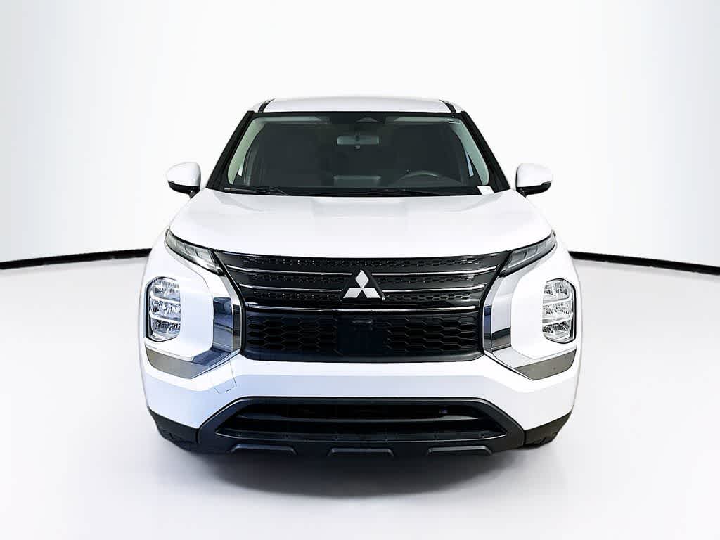 2024 Mitsubishi Outlander ES