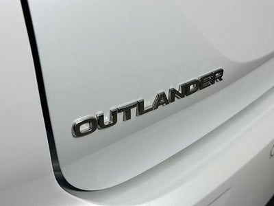 2024 Mitsubishi Outlander ES