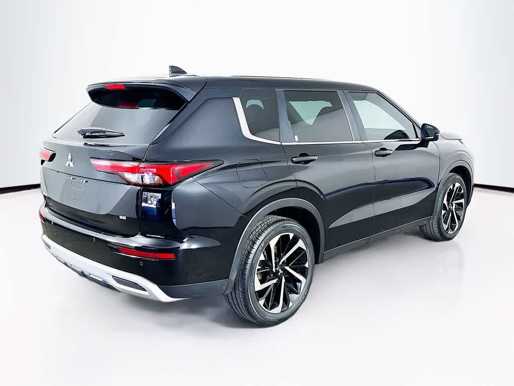 2024 Mitsubishi Outlander SE