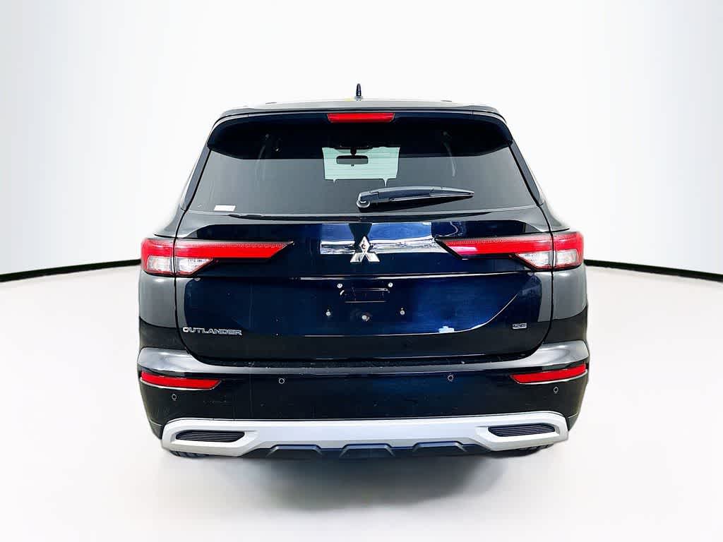 2024 Mitsubishi Outlander SE