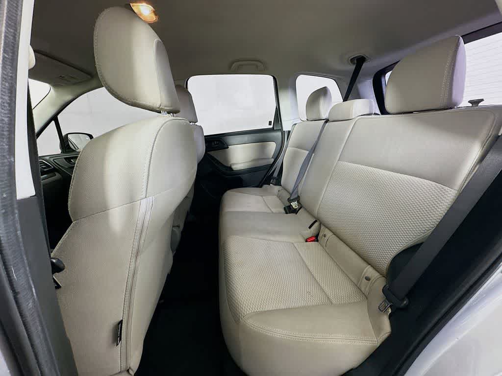 2016 Subaru Forester 2.5i