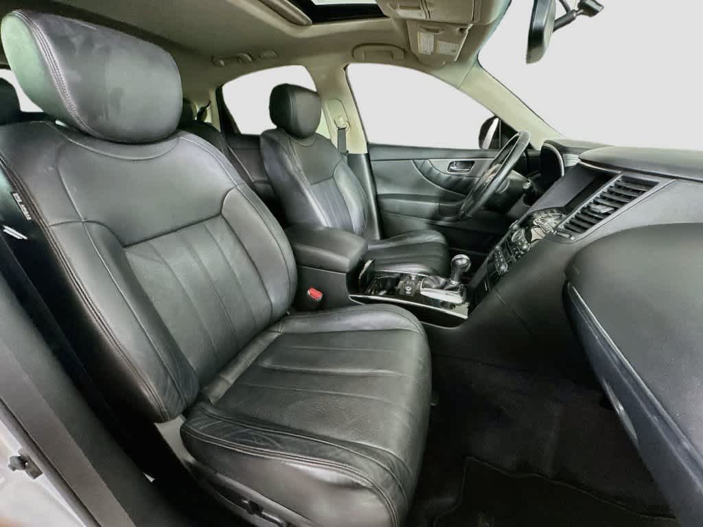 2016 INFINITI QX70 Base