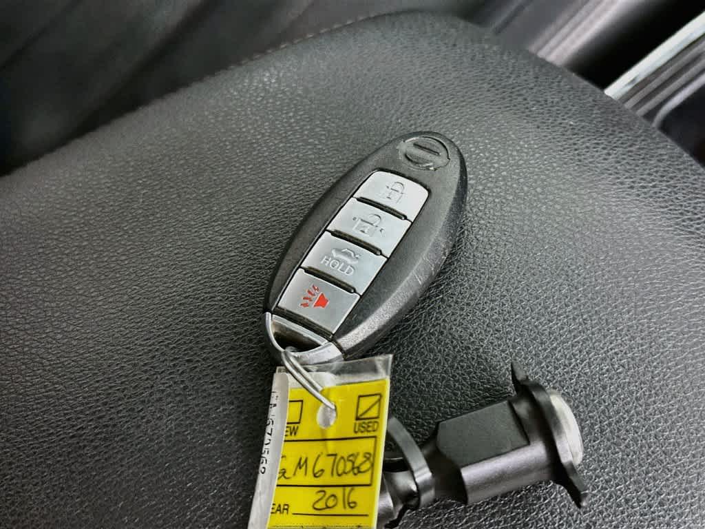 2016 INFINITI QX70 Base