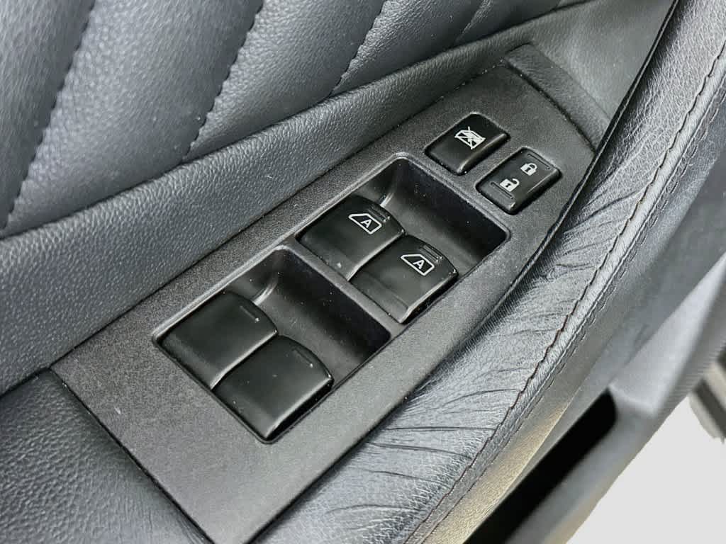 2016 INFINITI QX70 Base