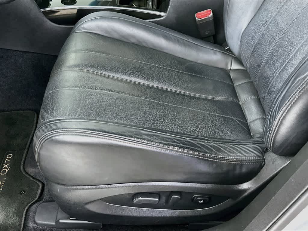 2016 INFINITI QX70 Base