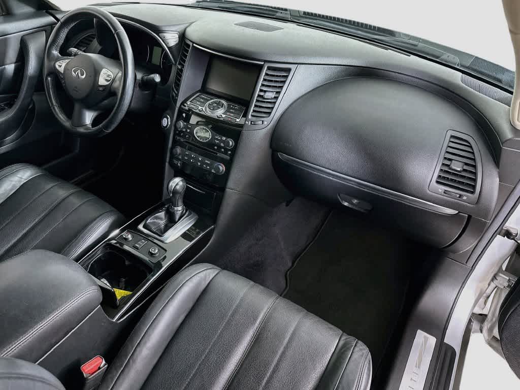 2016 INFINITI QX70 Base