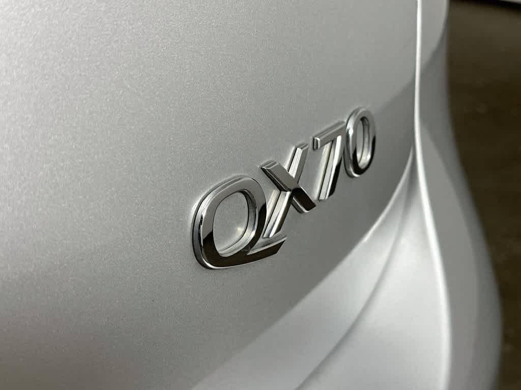 2016 INFINITI QX70 Base