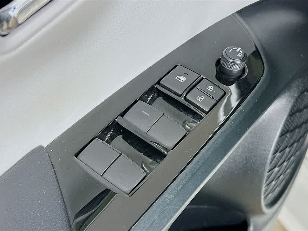 2021 Toyota Prius L Eco