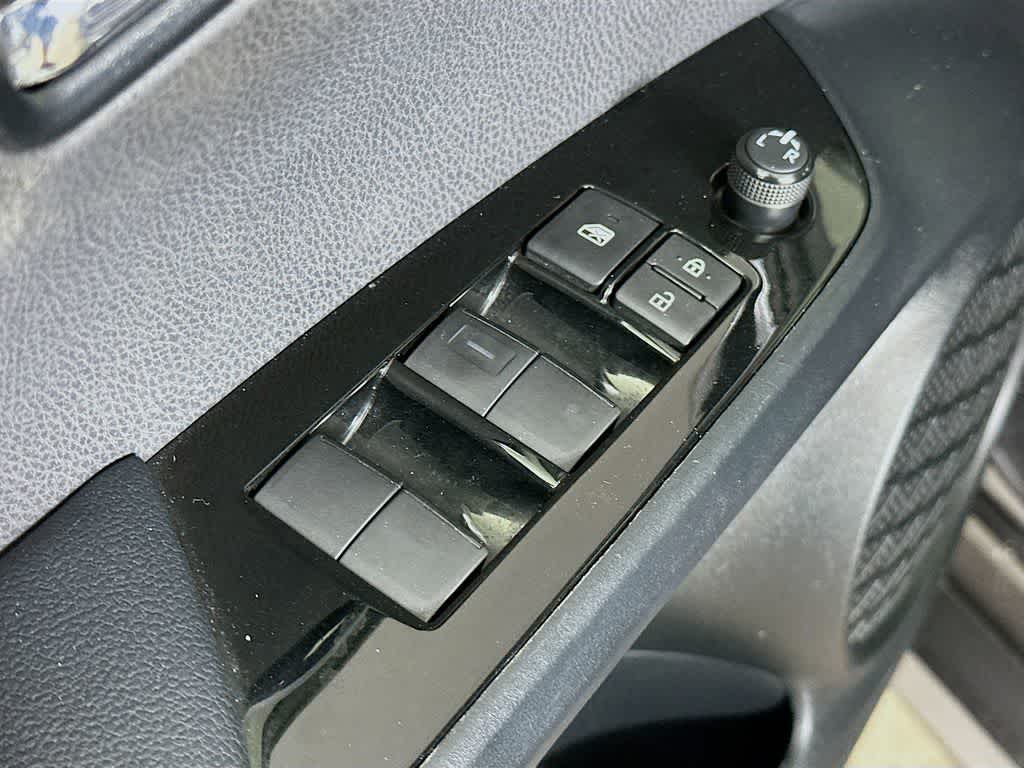 2022 Toyota Prius L Eco