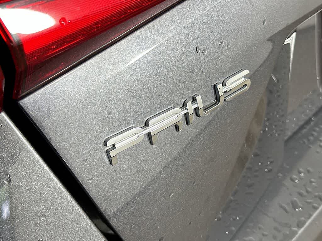 2022 Toyota Prius L Eco