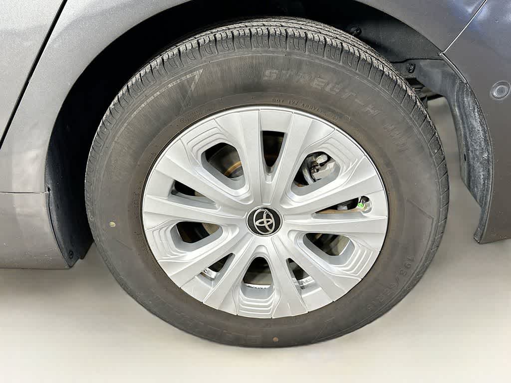 2022 Toyota Prius L Eco