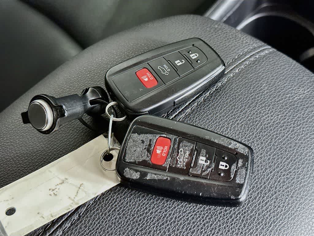 2021 Toyota RAV4 Hybrid XLE Premium