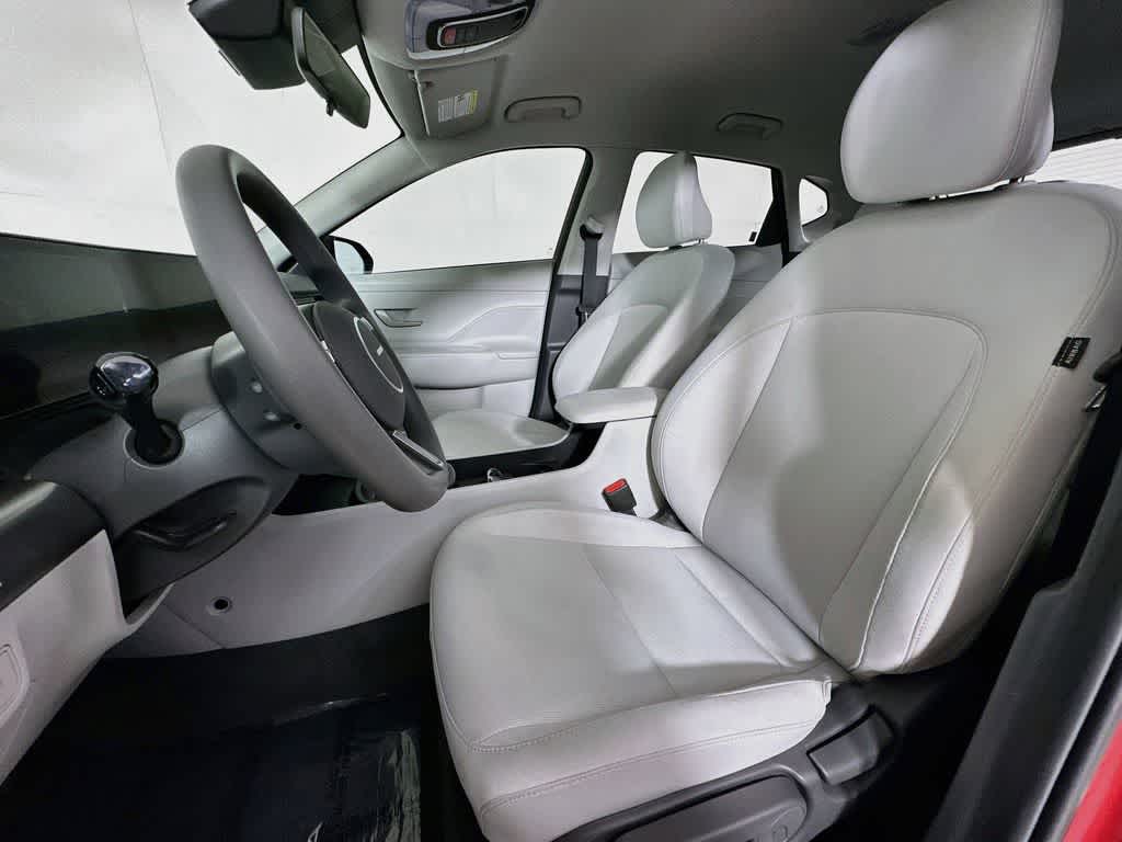 2025 Hyundai Kona SE