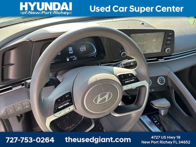 2024 Hyundai Elantra SE