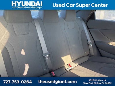 2024 Hyundai Elantra SE