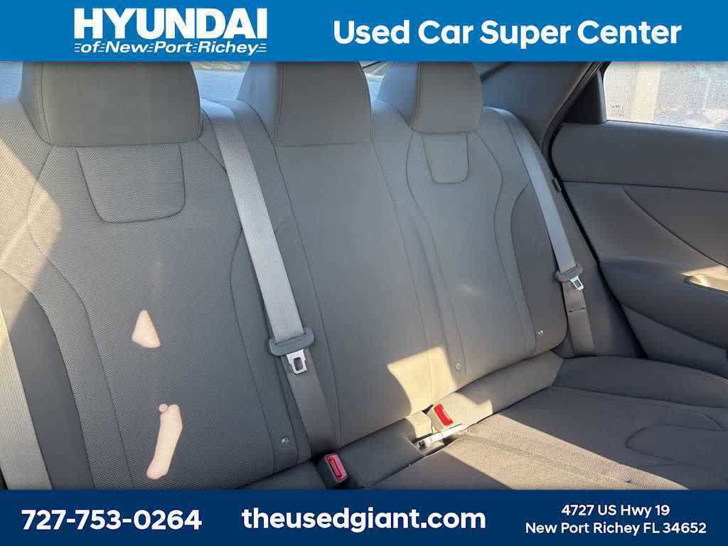 2024 Hyundai Elantra SE