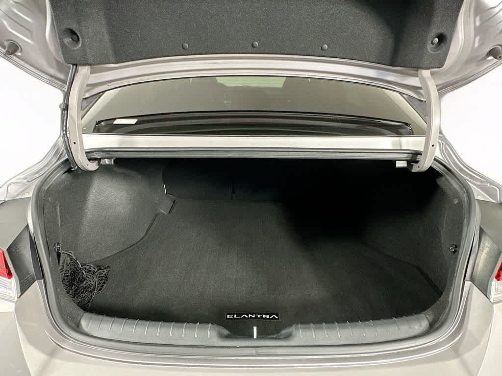 2022 Hyundai Elantra Limited