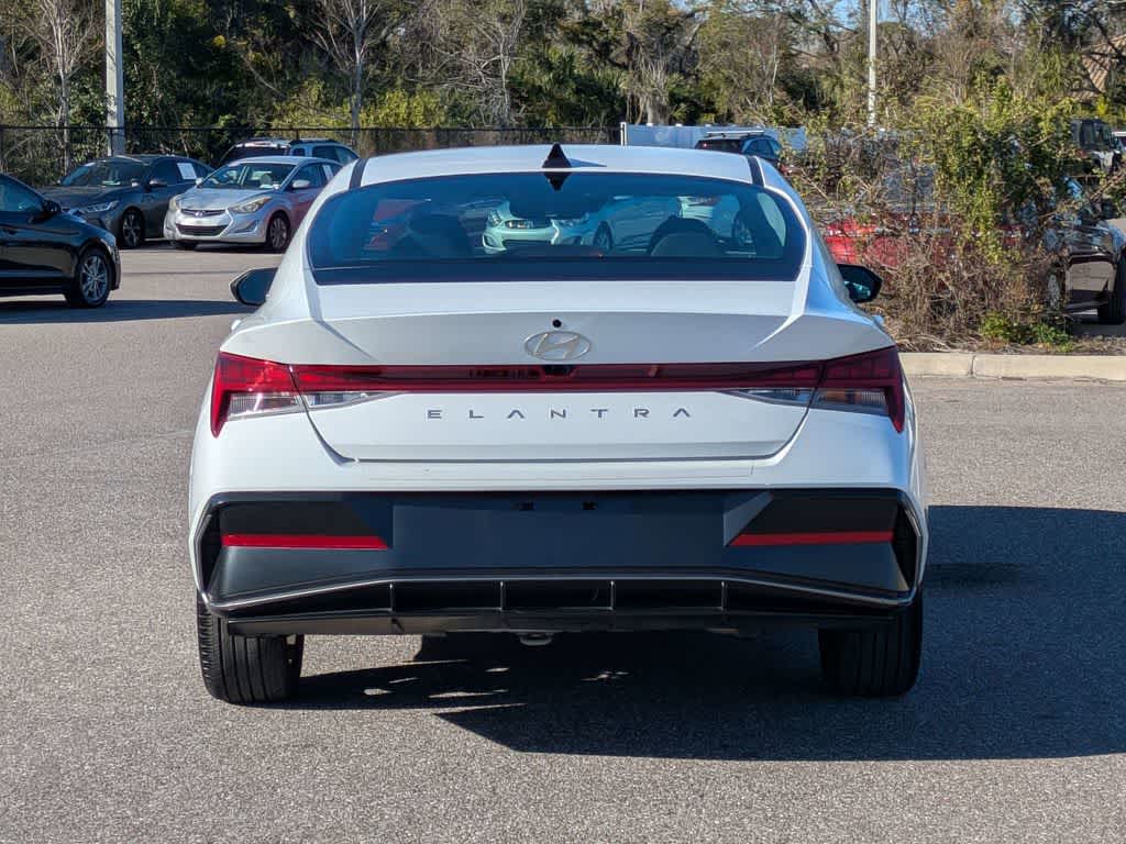 2025 Hyundai Elantra SEL Convenience