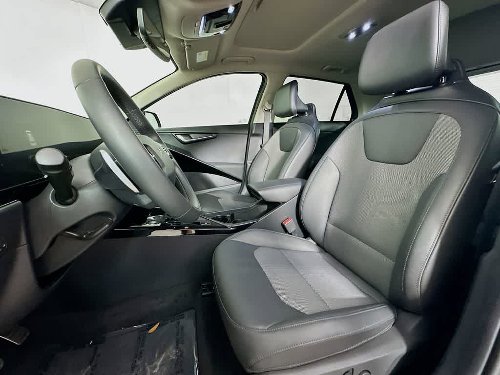 2024 Kia Niro EX Touring