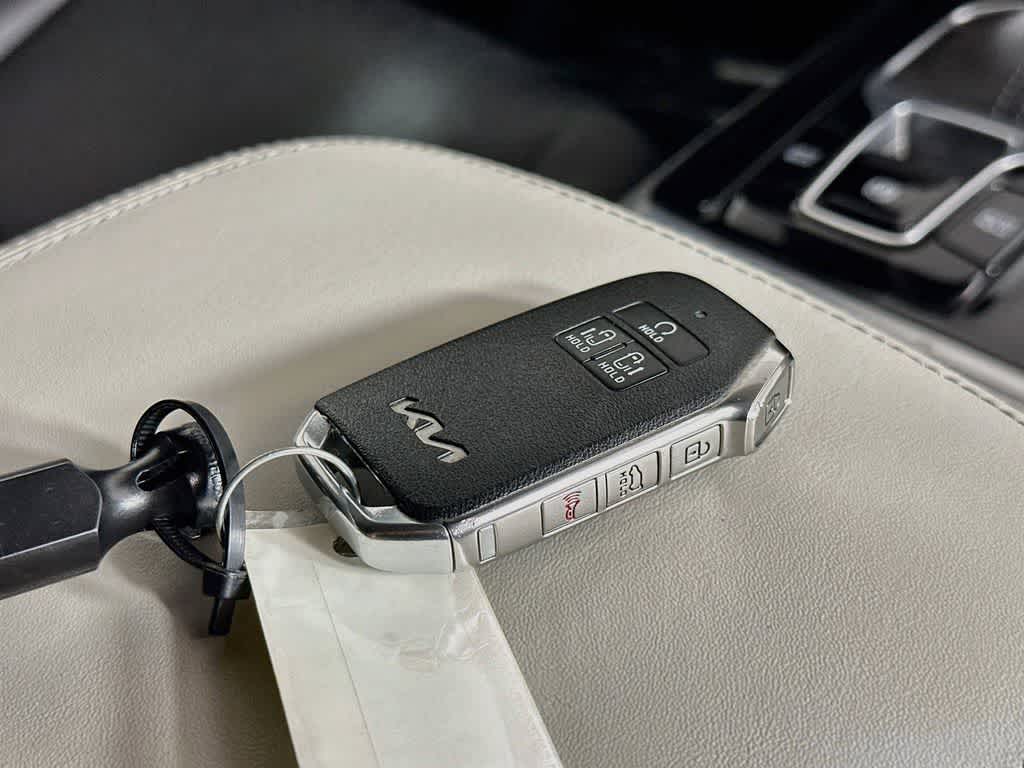2024 Kia Carnival EX