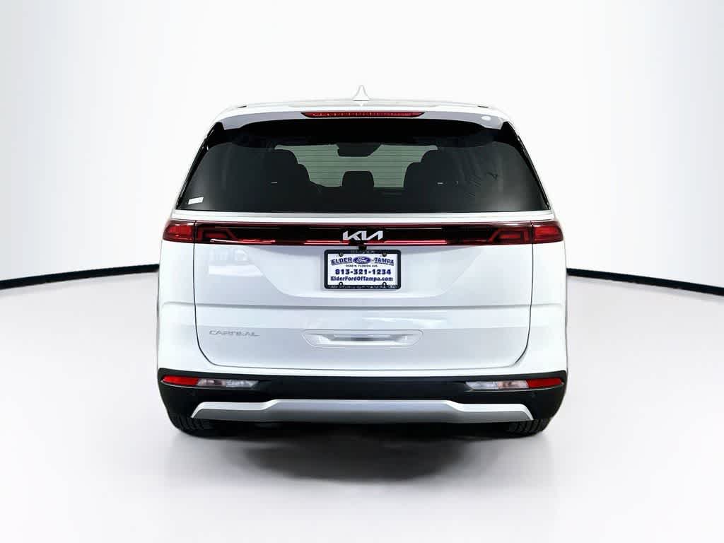 2024 Kia Carnival EX
