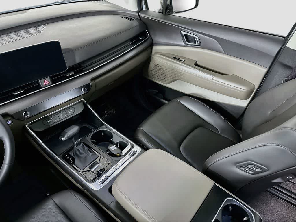 2025 Kia Carnival SX