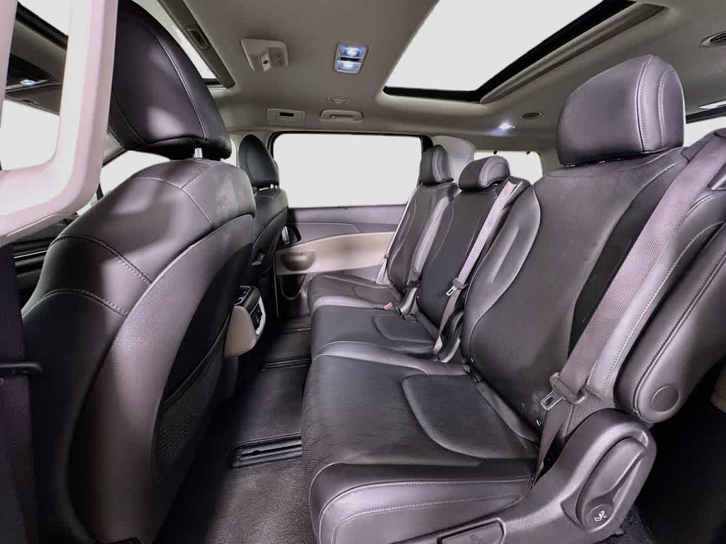 2025 Kia Carnival SX